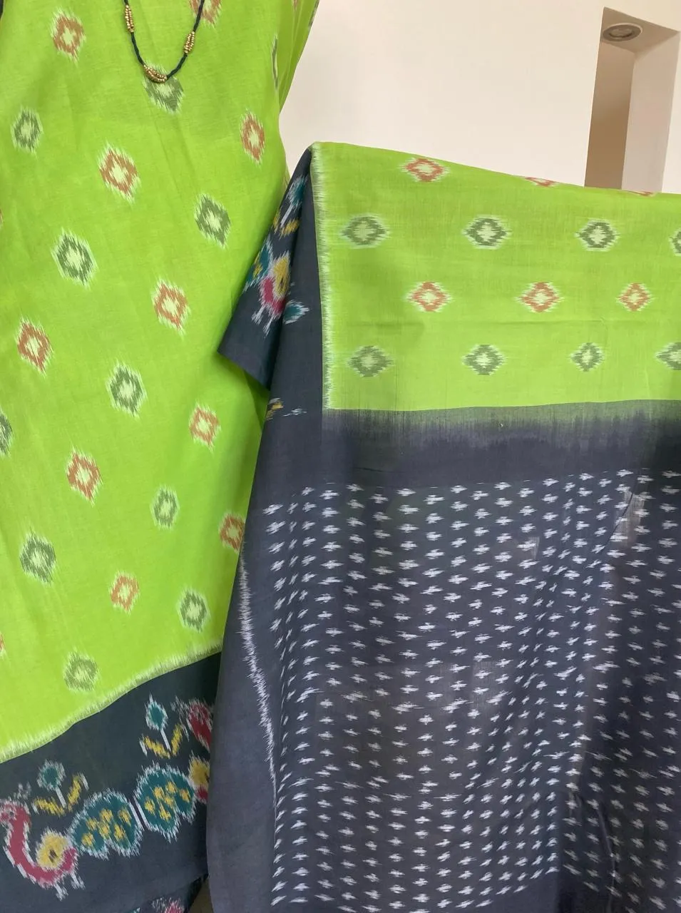 EKTA- VIBRANT GREEN COTTON POCHAMPALLY ELEGANCE IN HANDLOOM TRADITION