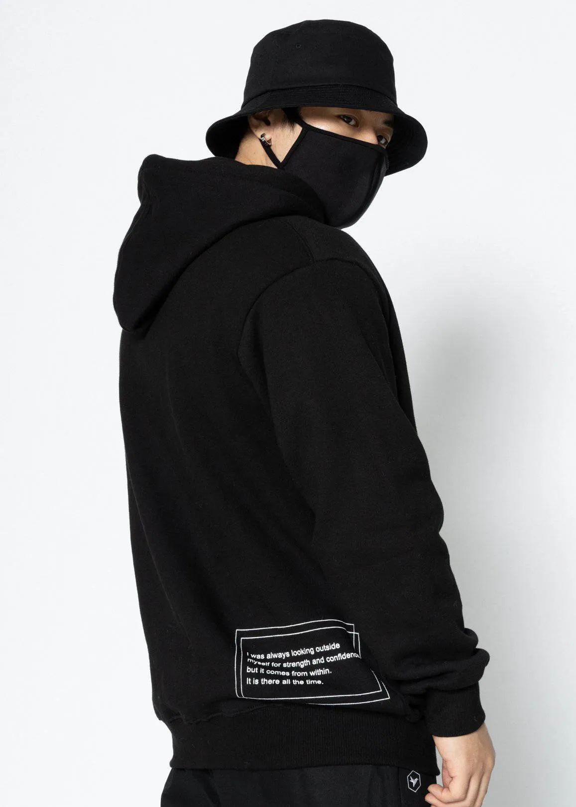 Konus Men's Essential Logo Hoodie in Black