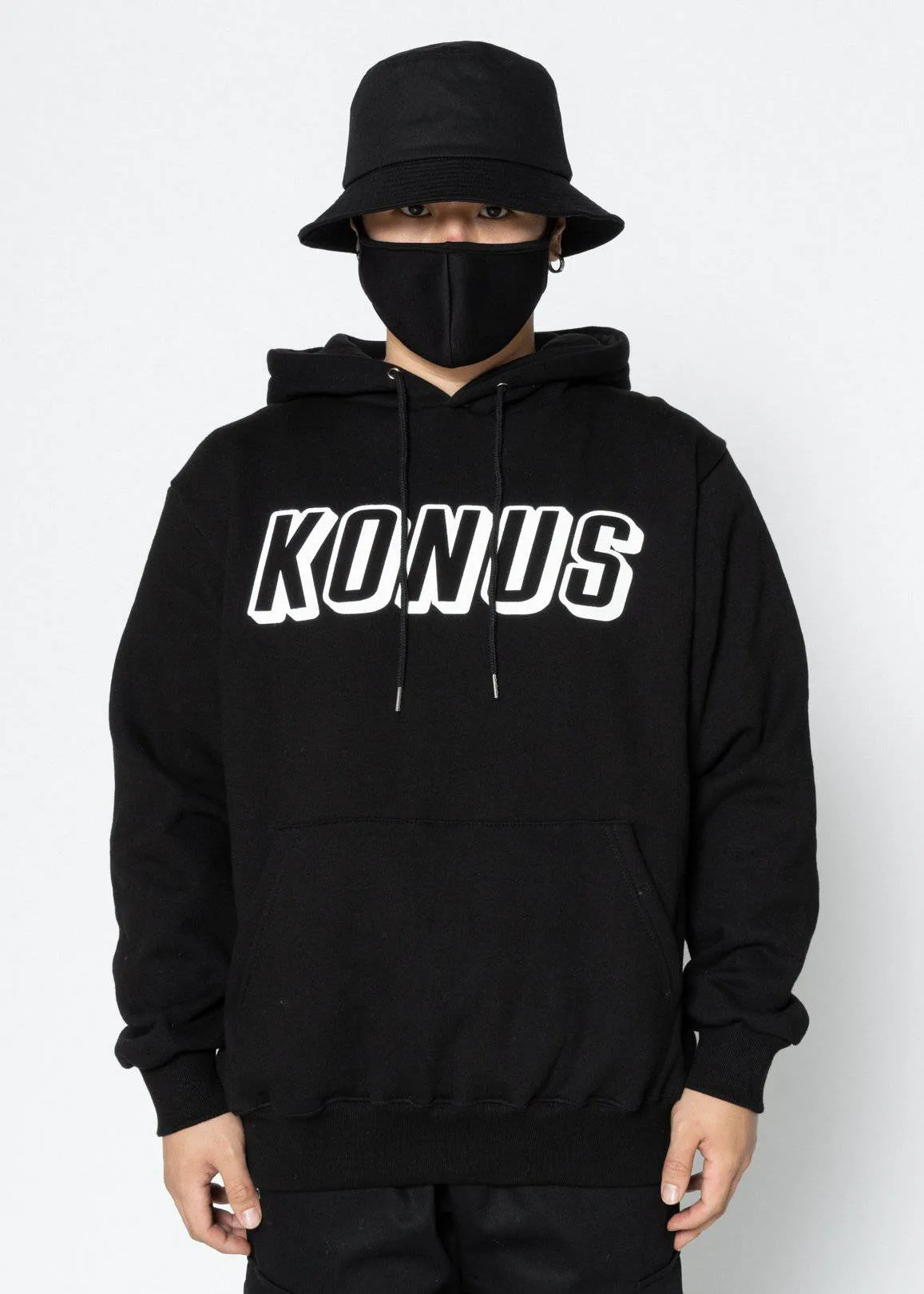 Konus Men's Essential Logo Hoodie in Black