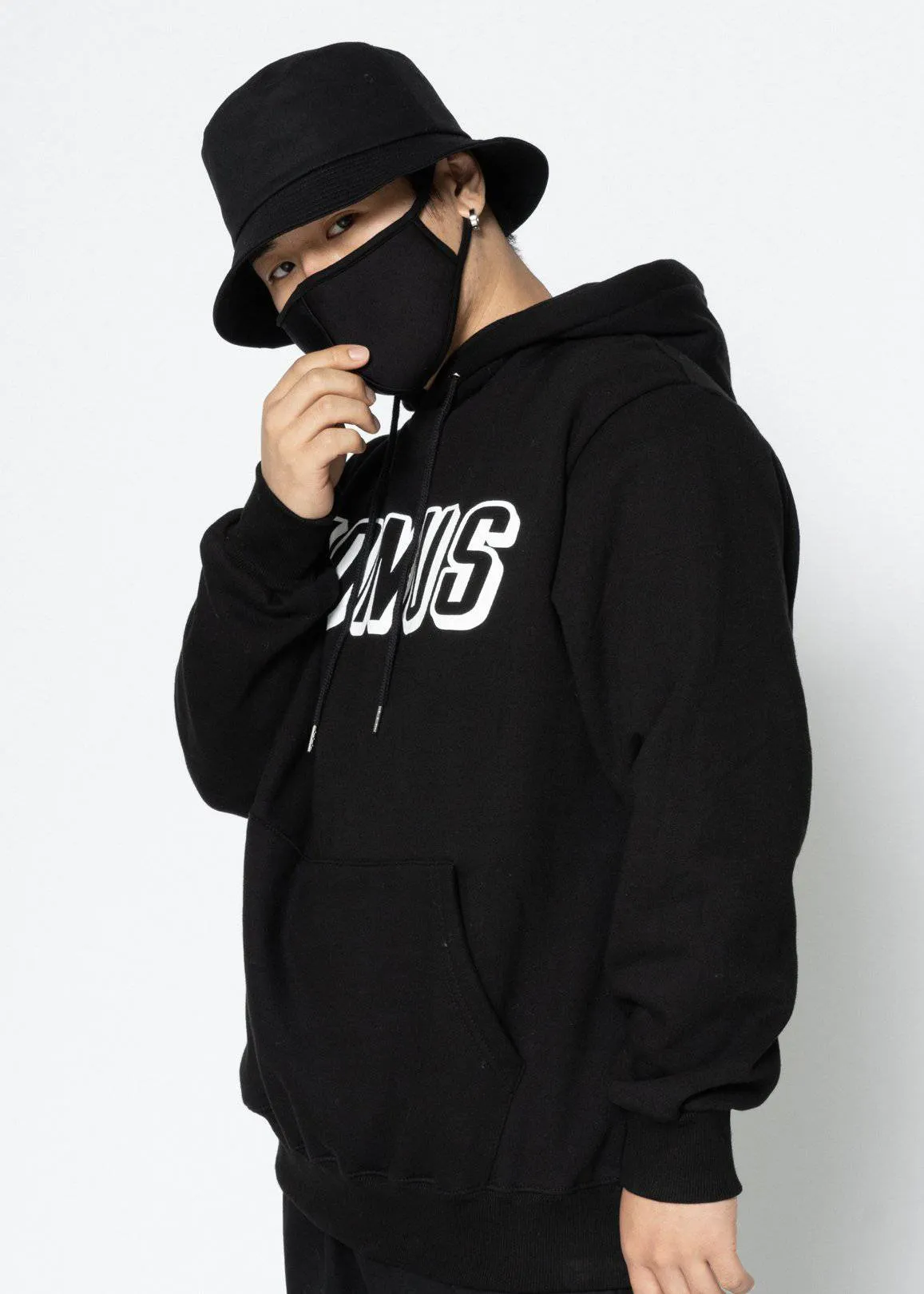 Konus Men's Essential Logo Hoodie in Black