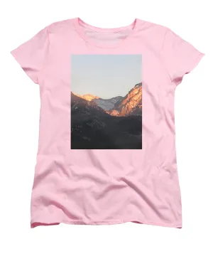 Winter Magic Hour Crestone - Women's T-Shirt (Standard Fit)